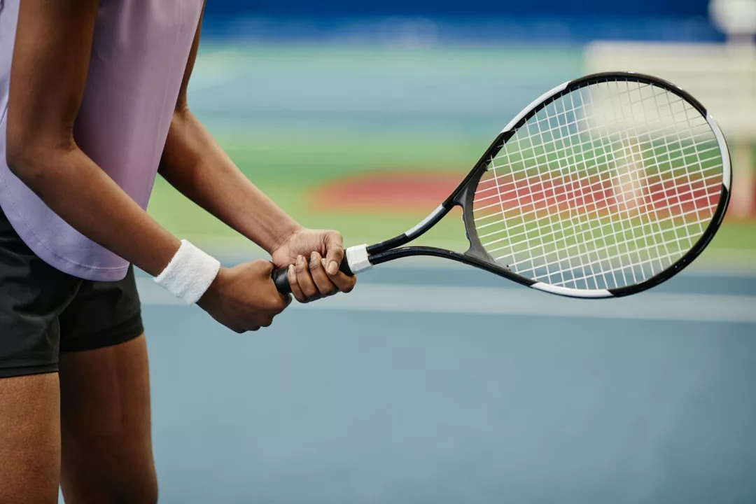 Wat is een goede lichtgewicht tennisracket voor beginners?